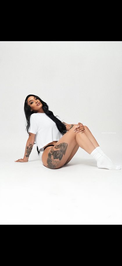 miavon OnlyFans picture