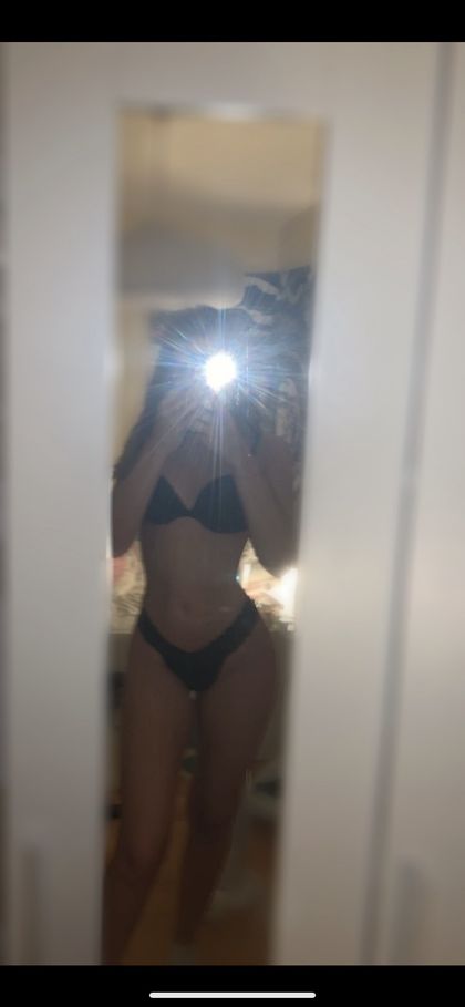 leoniee053 OnlyFans picture