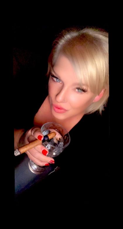 blondecougar OnlyFans picture
