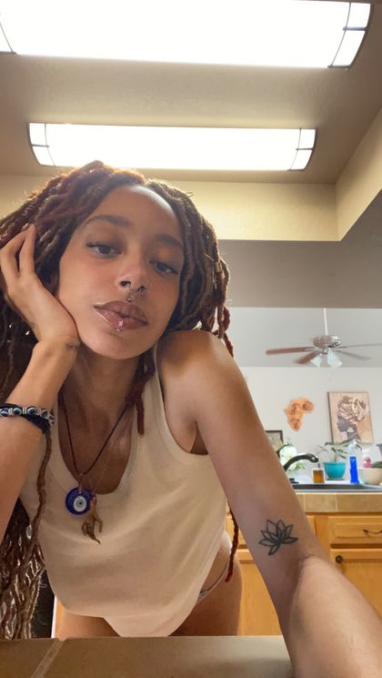 lavender77x OnlyFans picture