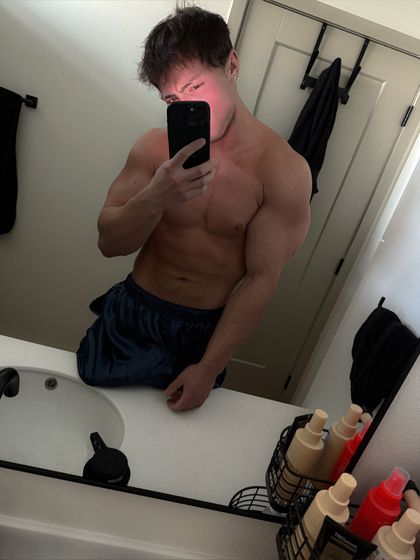 hungdaggerr OnlyFans picture