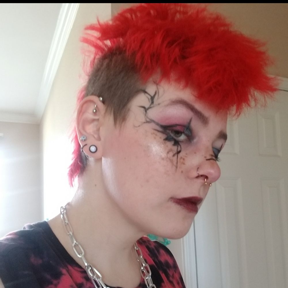 tallglassofgenderfluids OnlyFans profile picture