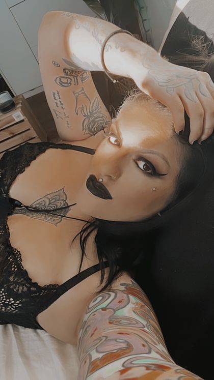 lovelyxxgold OnlyFans picture