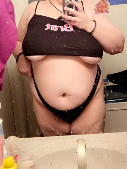 brattyvikki OnlyFans picture