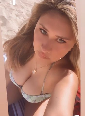 Miahotgirl069