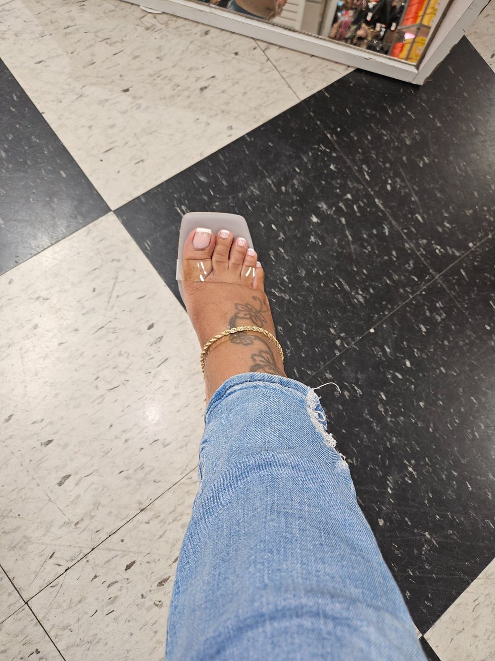 lovelyfeetforyou93 OnlyFans profile picture