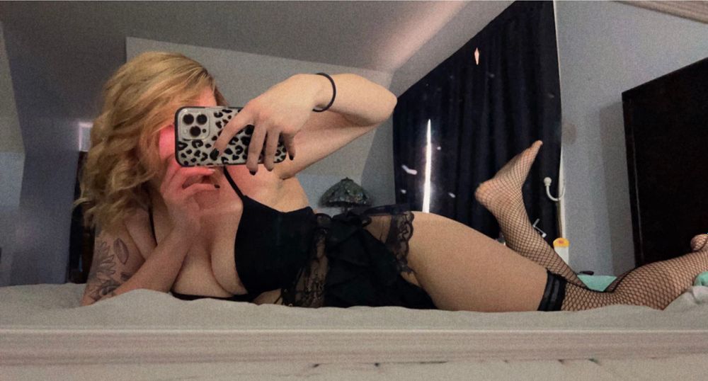 twoshyfouryou OnlyFans profile picture
