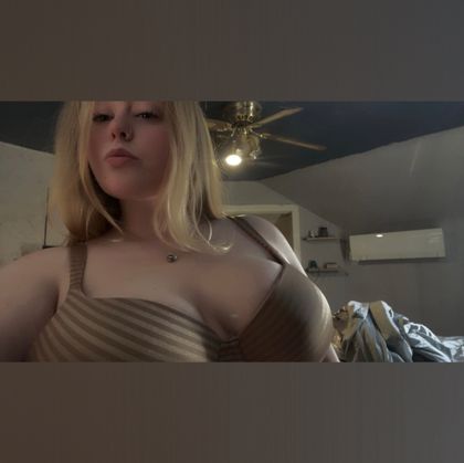 hornnyypeachesandcream OnlyFans picture