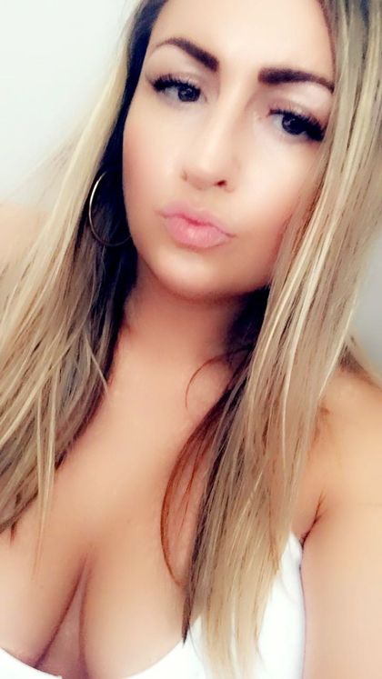 caseyapril OnlyFans picture