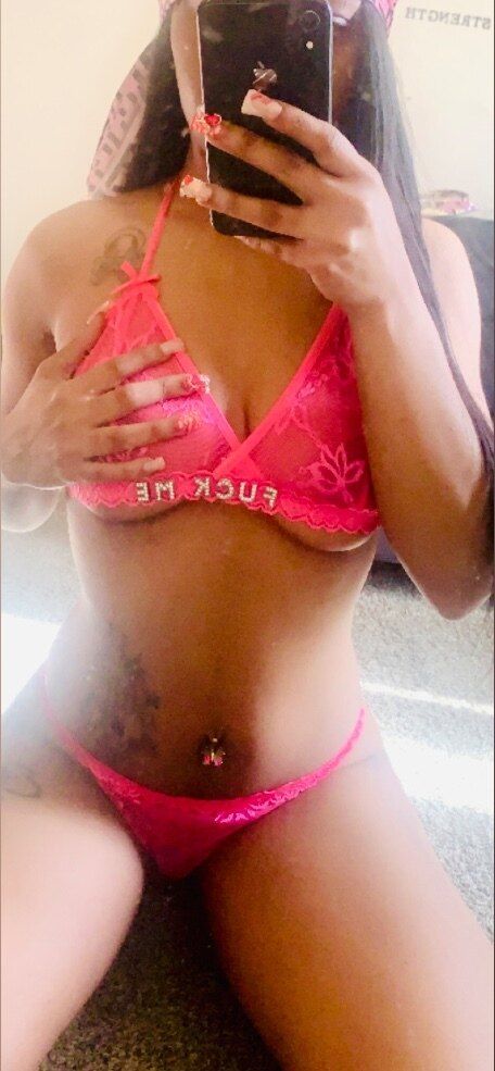 sweetpeachezzzzz OnlyFans profile picture