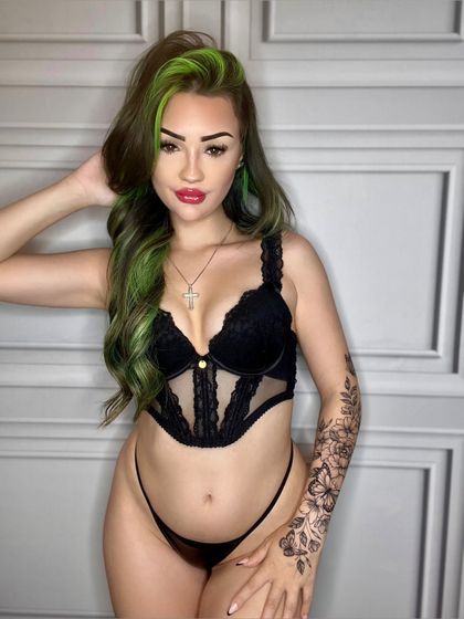 mrspetitexxx OnlyFans picture