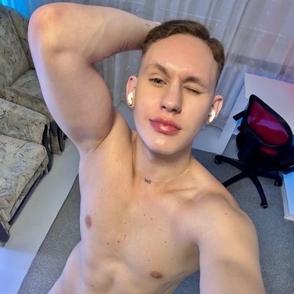 leomilkvip OnlyFans picture