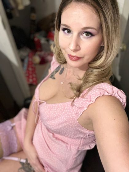 amberhottyhousewife18 OnlyFans picture
