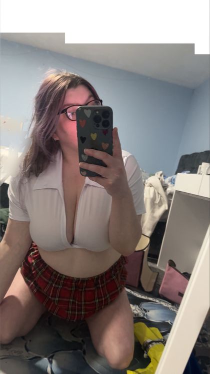 saratinyxo OnlyFans picture