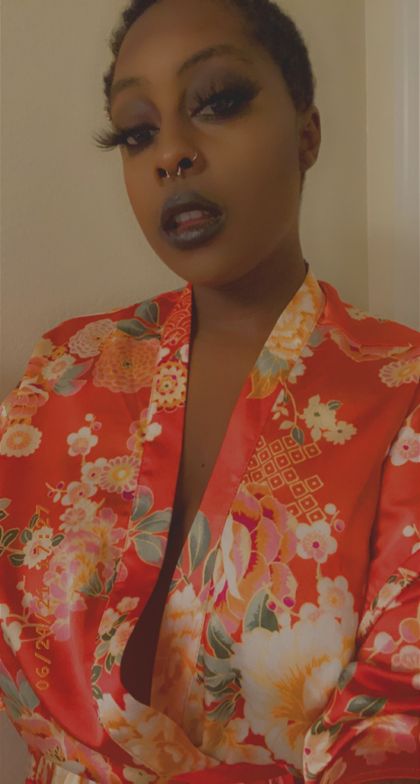 urfavemadame OnlyFans picture