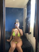 mikamamiiii OnlyFans - Free Trial - Photos - Socials | FansMetrics.com