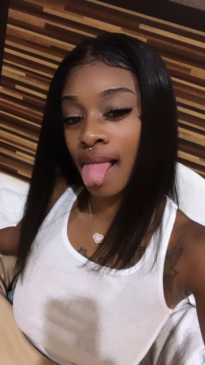 lolaamonique20 OnlyFans picture