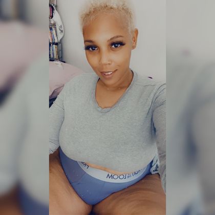 queenhoneygolden OnlyFans picture