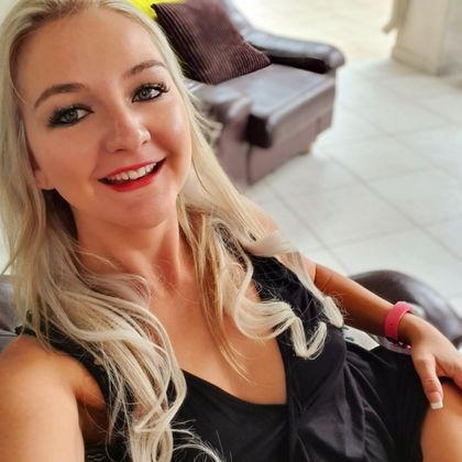 thehotwifeza OnlyFans picture