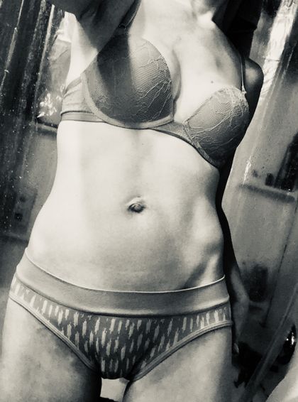 scarletlove1984 OnlyFans picture