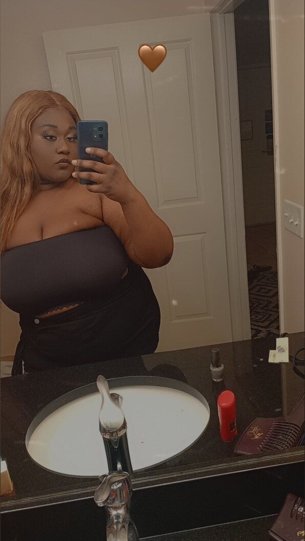 ladybug879 OnlyFans profile picture