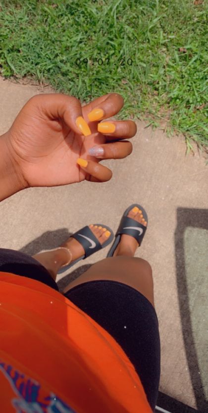 moll_yfeet OnlyFans picture