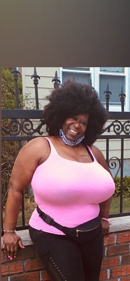 bigbustyvanessa1 OnlyFans picture
