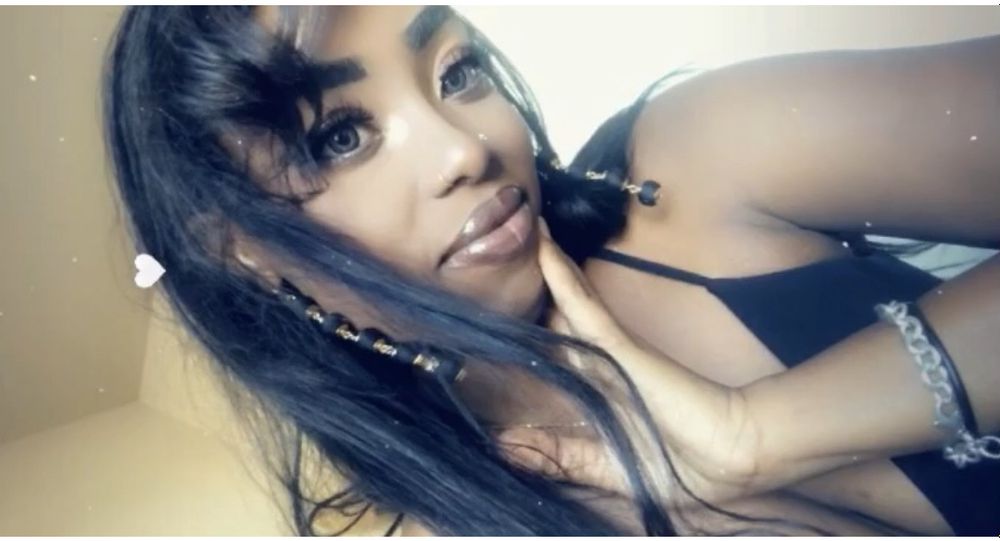 lovelylondyn OnlyFans profile picture