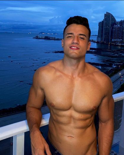 carlos_jm7 OnlyFans picture