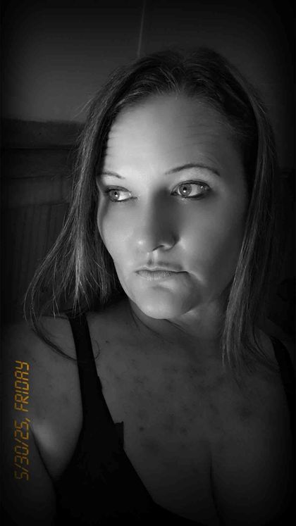 lonelywife_83 OnlyFans picture