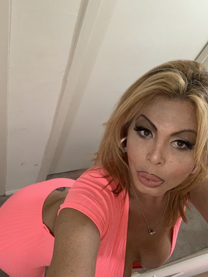 sxylipschanel OnlyFans picture