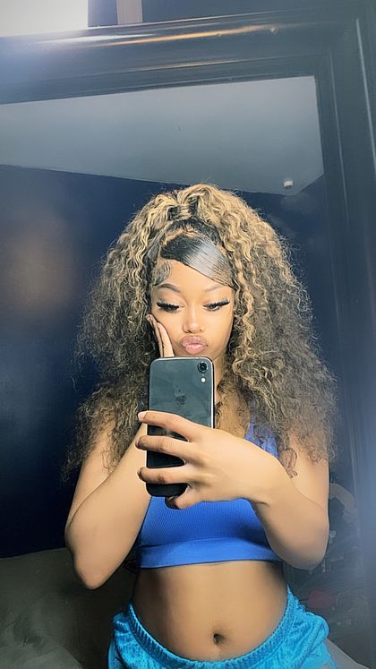exoticpetiteshi OnlyFans picture