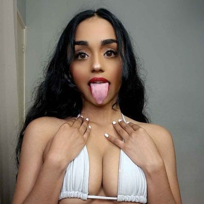 urlittlemia OnlyFans picture
