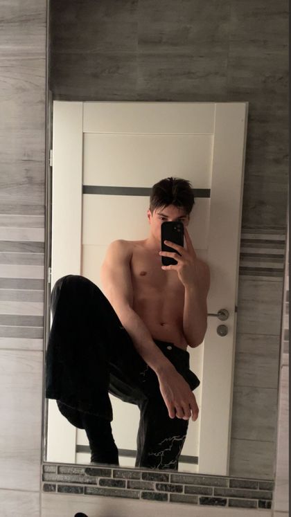 twinkkaro OnlyFans picture