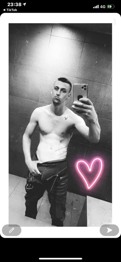 roro90s OnlyFans picture