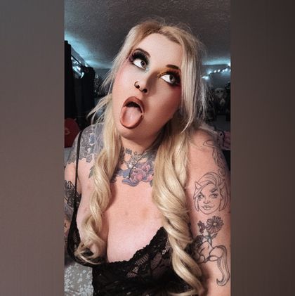 queenv21 OnlyFans picture