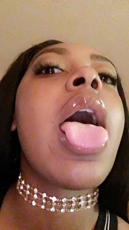 tinaforshort OnlyFans picture