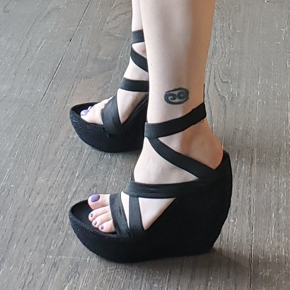 witchywomanshoes OnlyFans profile picture