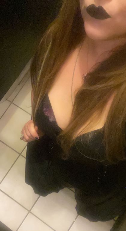 lickpollysboots OnlyFans picture