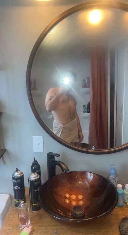 hanginlow1 OnlyFans picture