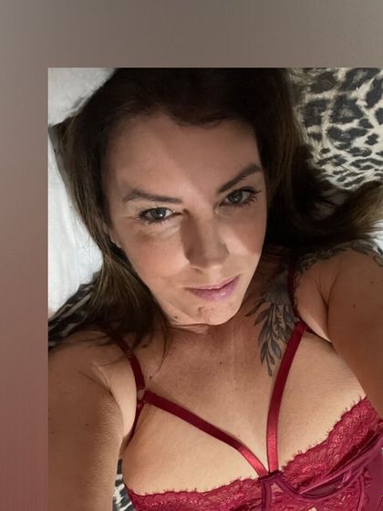 athomewithkeelyuk OnlyFans picture