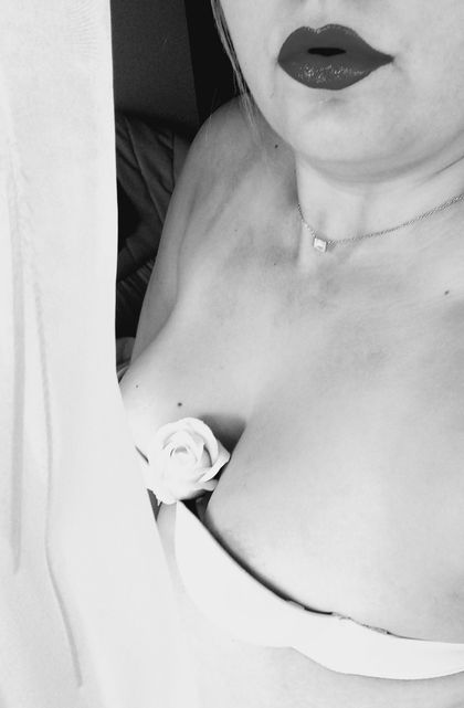whiterosemary OnlyFans picture
