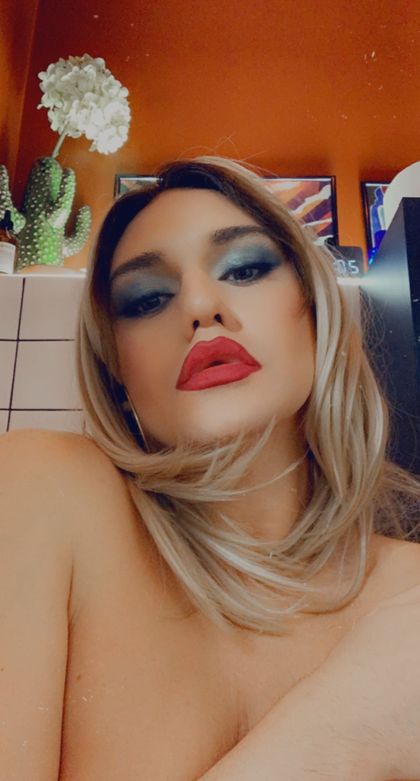 lanatravparis OnlyFans picture