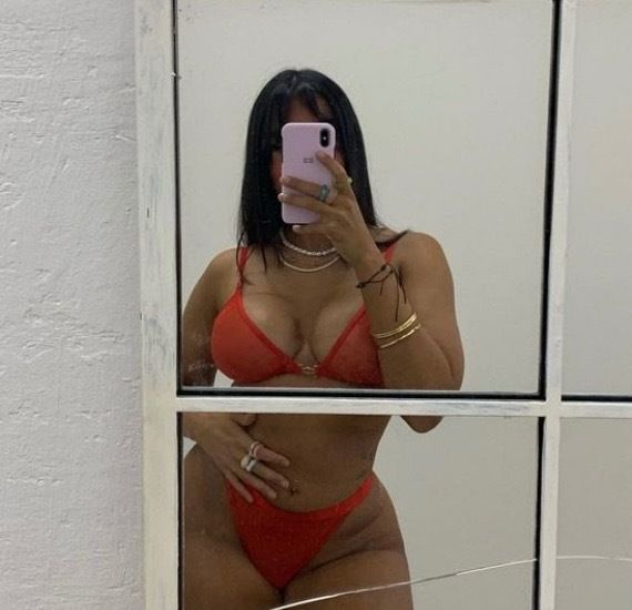 sneakyselina OnlyFans profile picture