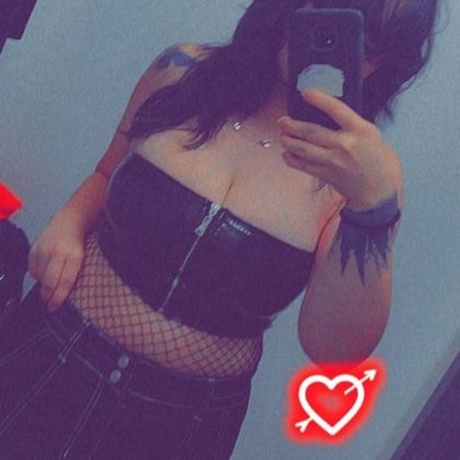 xyourgothqueenx OnlyFans picture