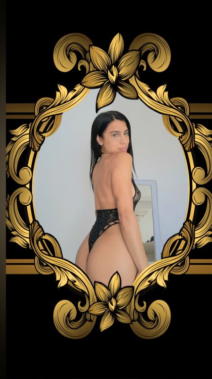 @curvyskyblue