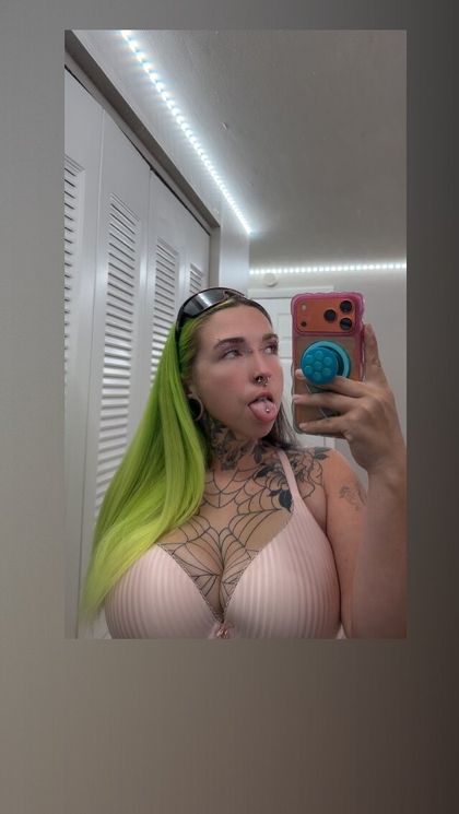 boostedbabe OnlyFans picture