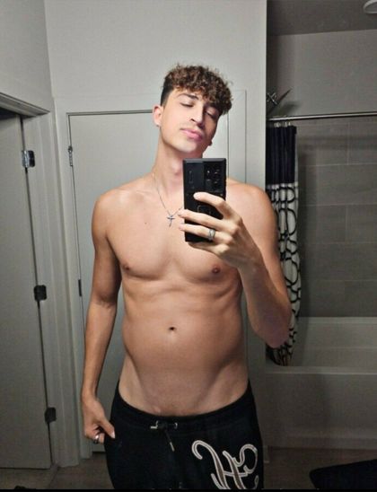 hung102839203 OnlyFans picture