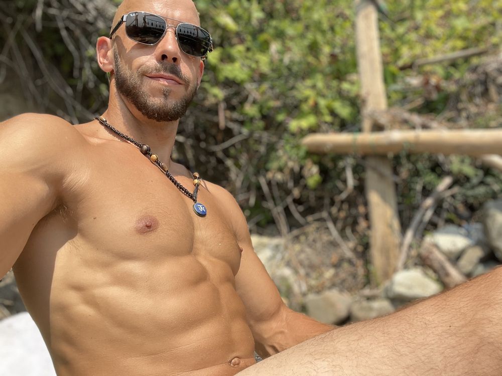 u90685497 OnlyFans profile picture