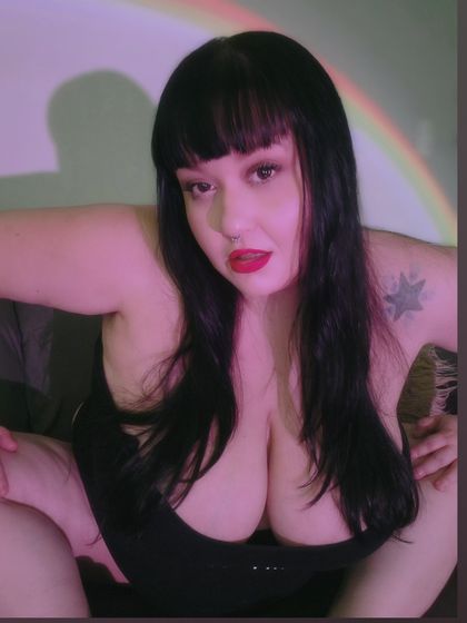 laurachubby OnlyFans picture